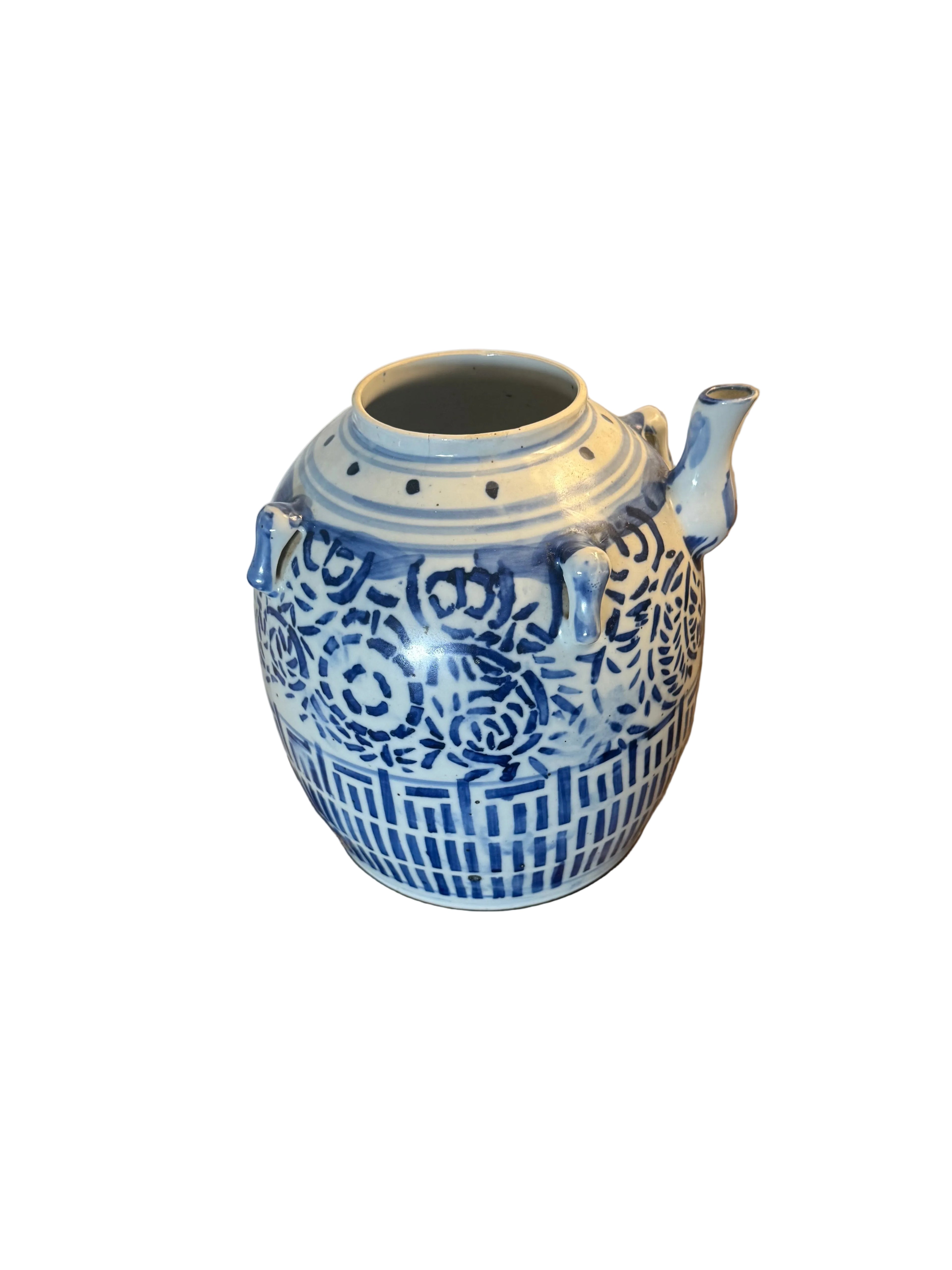 Antique Qing Dynasty Chinese Blue and White Porcelain Wedding / Water Jug