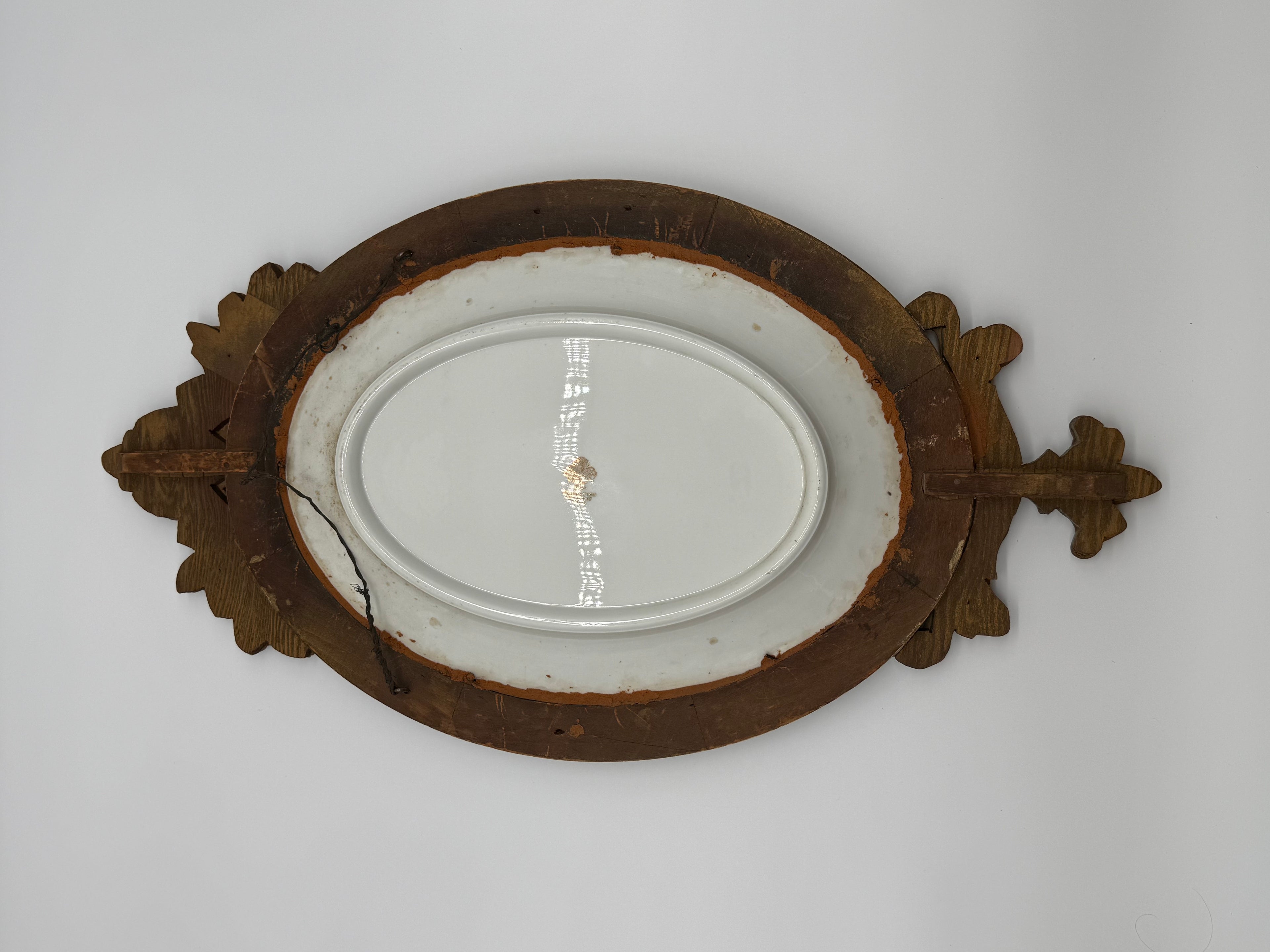 1960s Large Ornately Carved Gilt Framed 22kt Gold Classical Porcelain Plaque, Atlas International