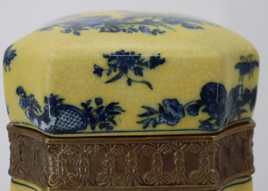 Vintage Wong Lee 1895 Chinoiserie Rococco Yellow & Blue Porcelain Ormolu Bronze Decorative Container