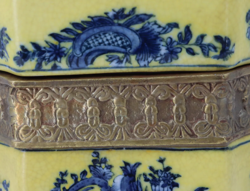 Vintage Wong Lee 1895 Chinoiserie Rococco Yellow & Blue Porcelain Ormolu Bronze Decorative Container